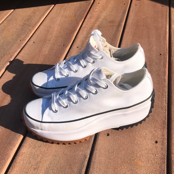 how do converse shoes run